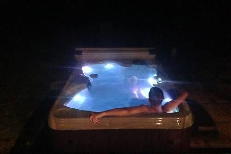 Forest Sweet Retreat Hot Tub & Wood Fired Sauna Юклулет Екстер'єр фото