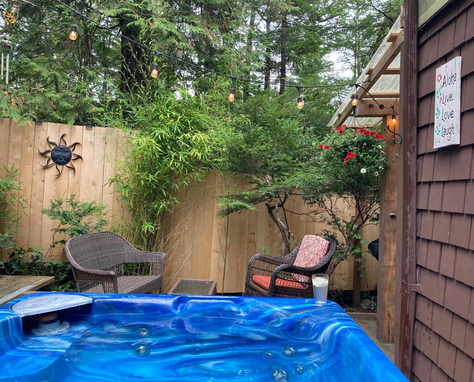 Forest Sweet Retreat Hot Tub & Wood Fired Sauna Юклулет Екстер'єр фото