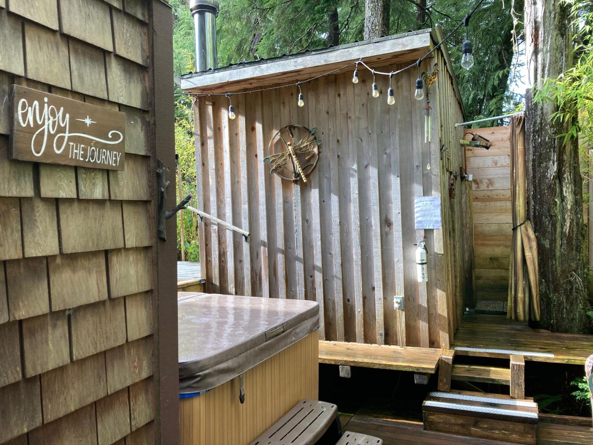 Forest Sweet Retreat Hot Tub & Wood Fired Sauna Юклулет Екстер'єр фото